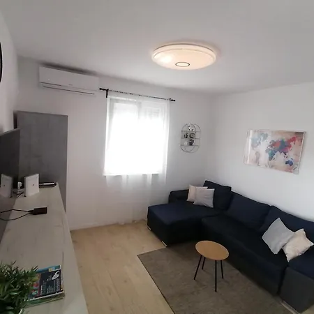 Appartamento Julia Vir